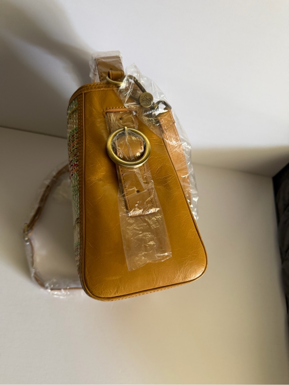 HOBO Mint and Tan Woven Crossbody Bag Brand new with matching wallet - Picture 3 of 13